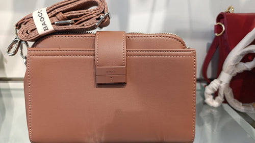 Woman's handbags (BAGCO)
