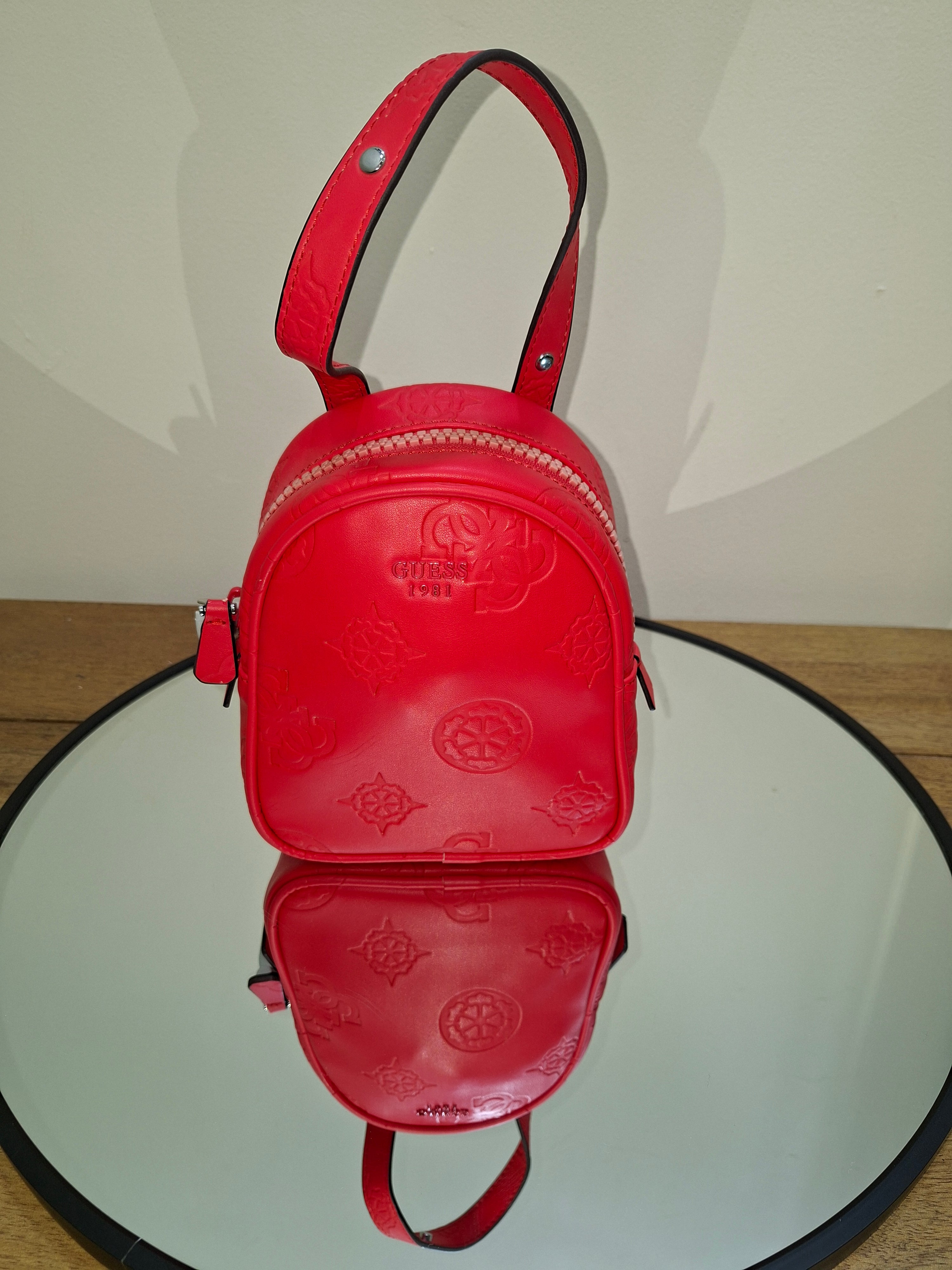 GUESS MINI BAGPACK - RED SY745431