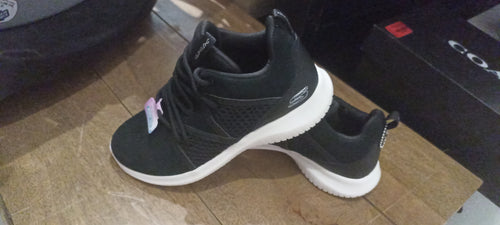 Skechers black and whait shoes