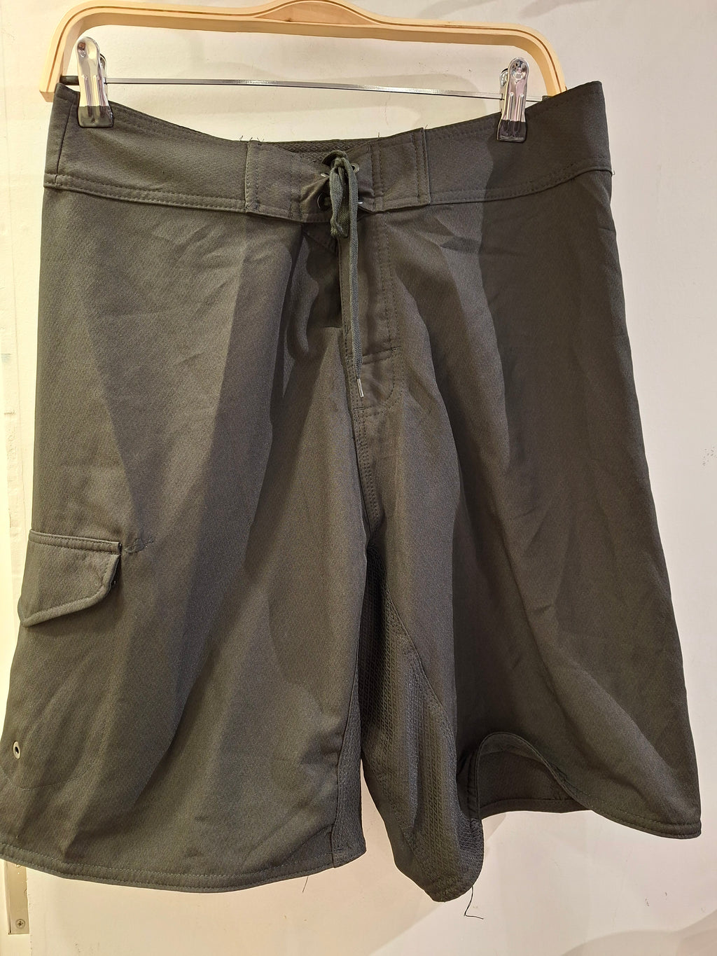 BURNSIDE men's short with side pocket