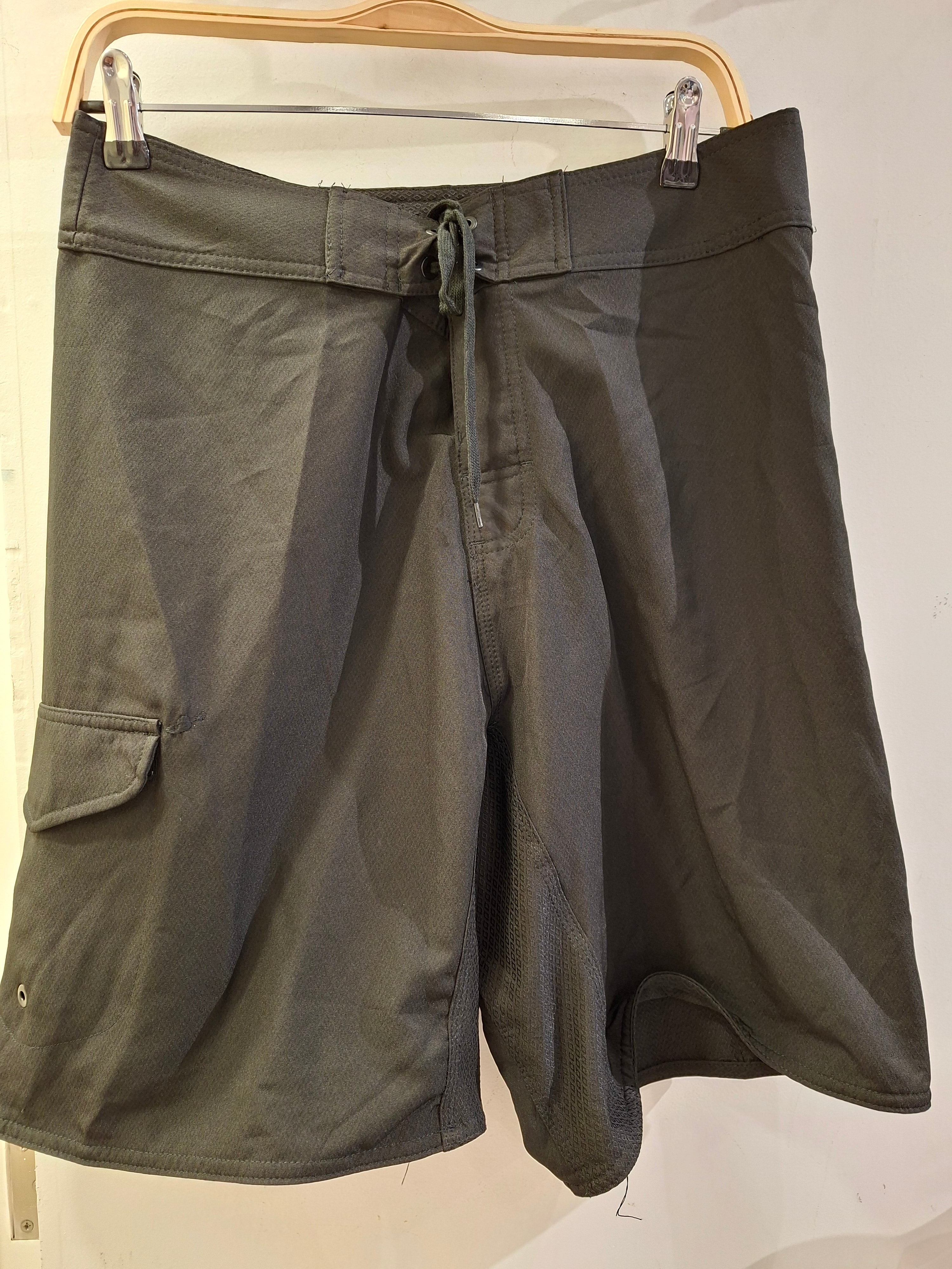 BURNSIDE men's short with side pocket
