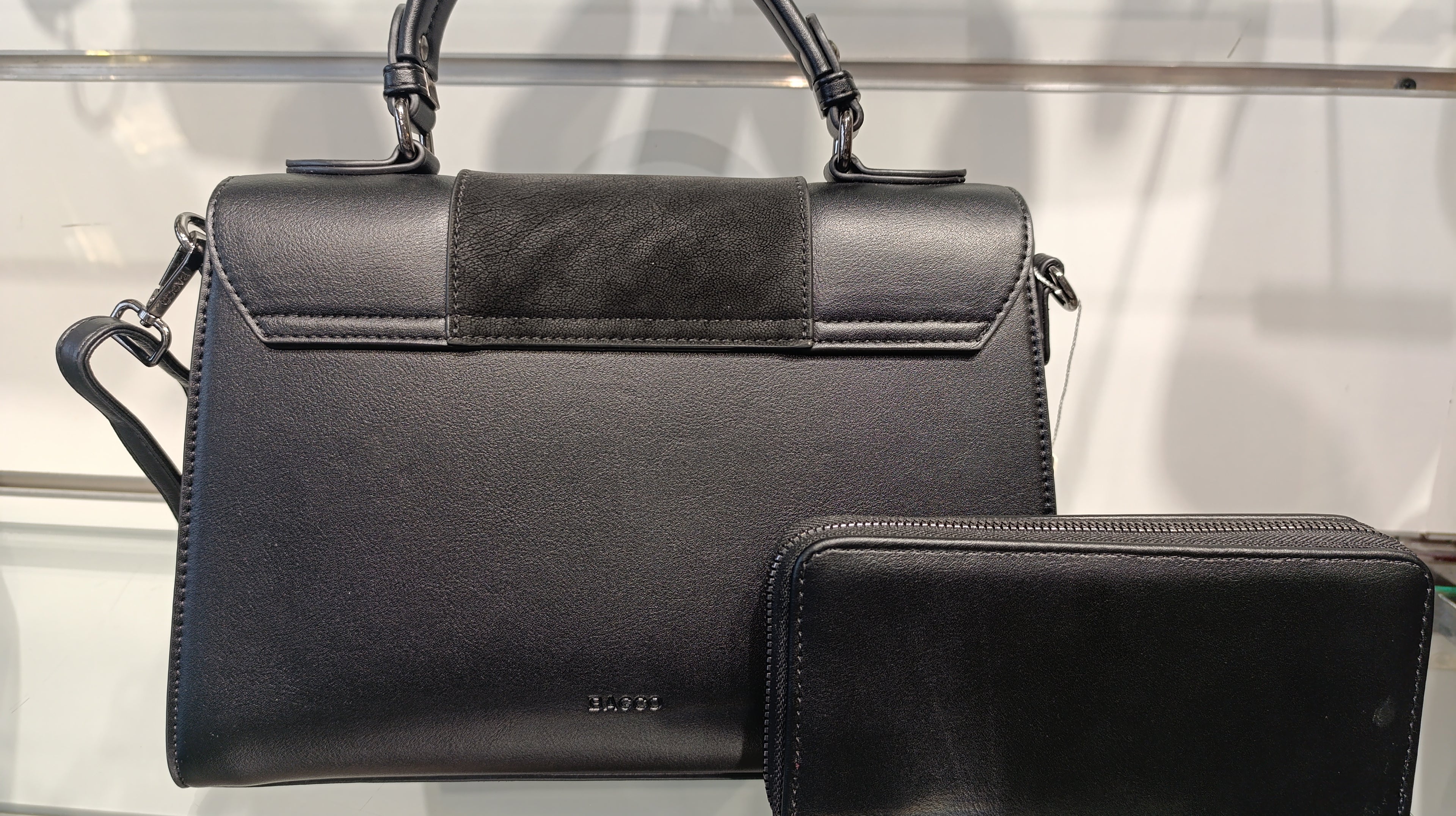 Woman's handbags - BAGCO