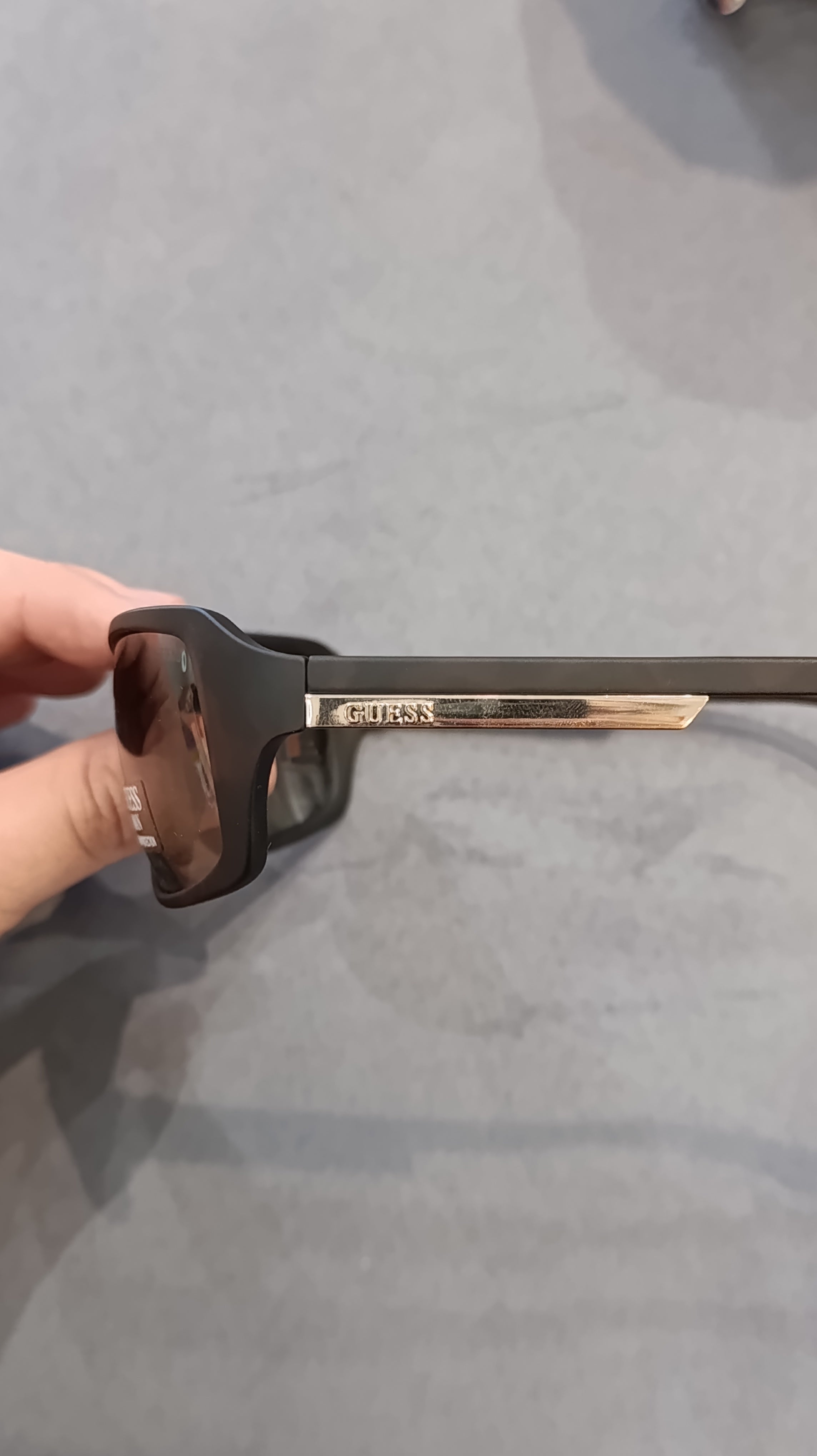 GUESS Men's Rectangular Sunglasses