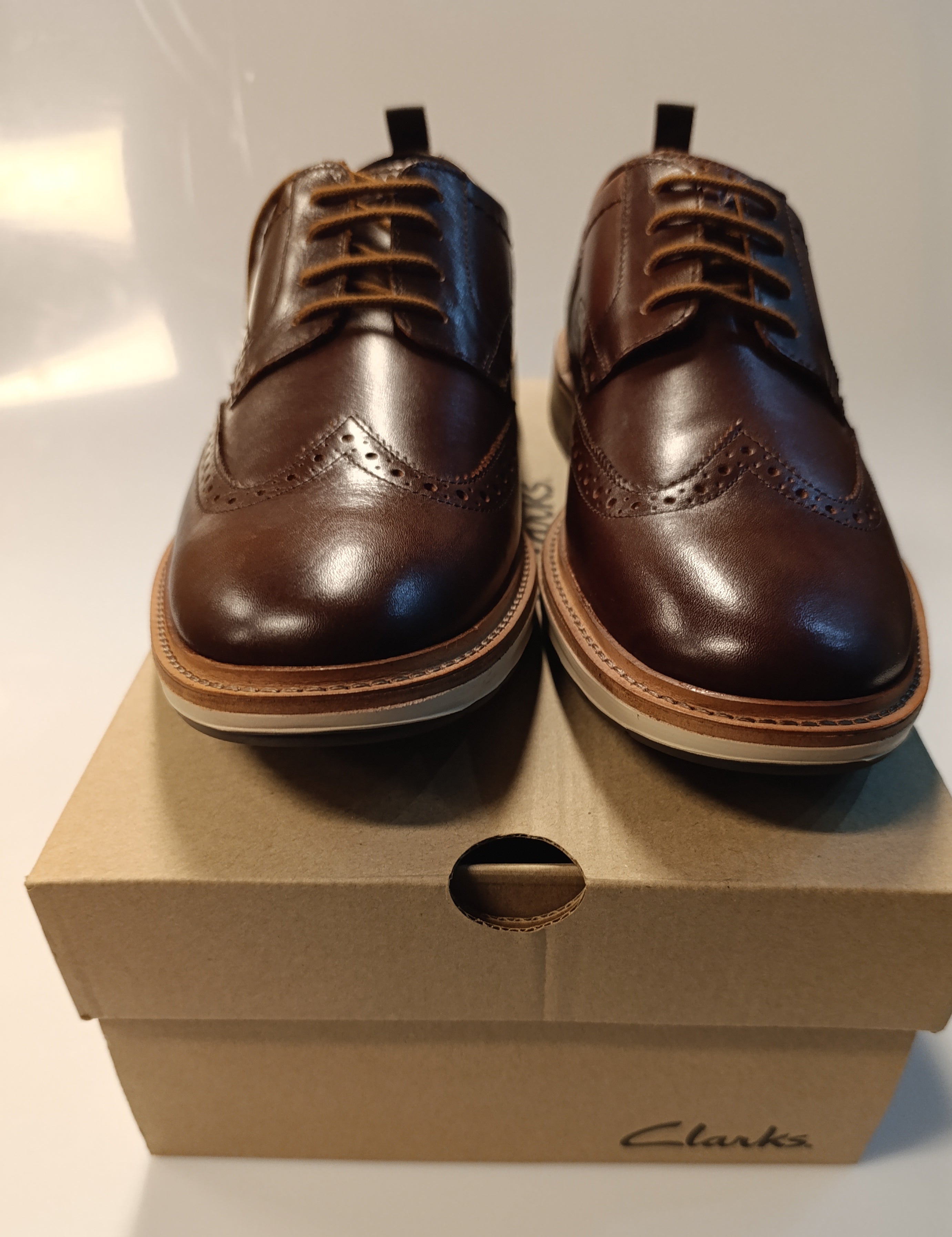 Clarks Men’s Leather Shoes – Classic Comfort Dress & Casual Footwear