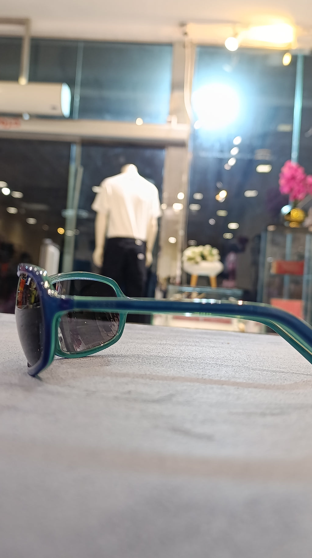 GUESS Blue-Green Gradient Square Sunglasses