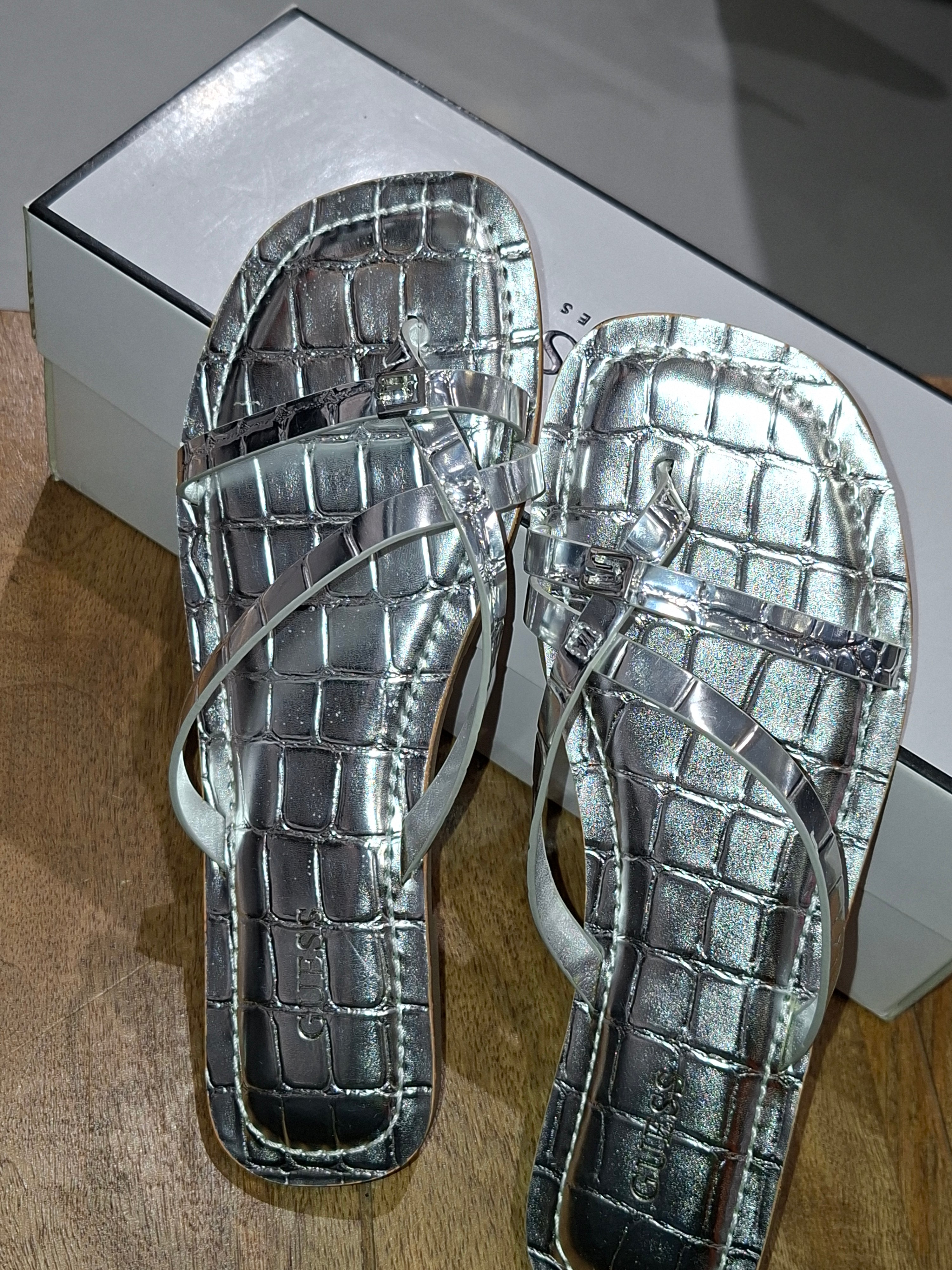 Guess womens flat sandals  GW Caleah - b  Silver color