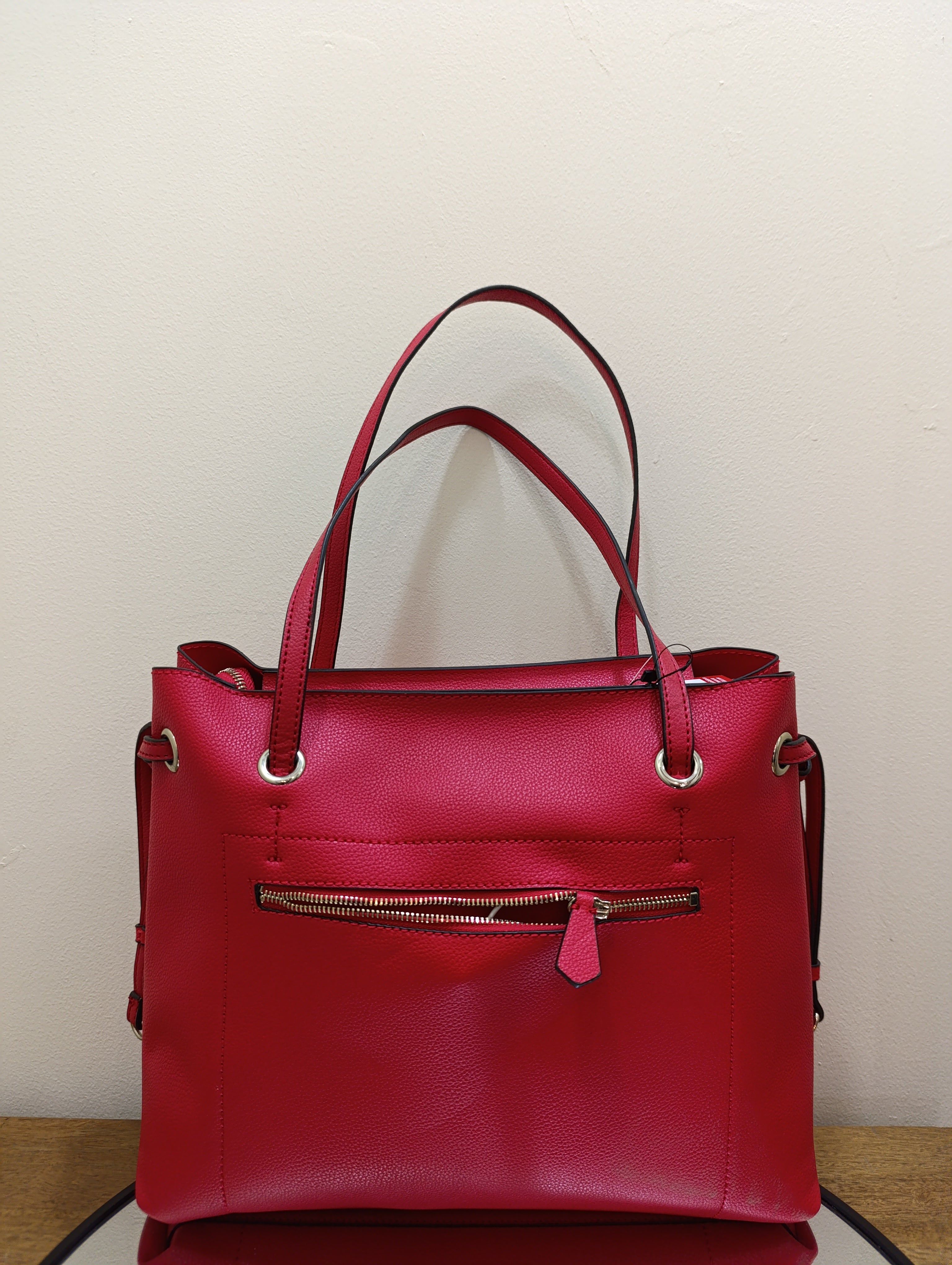 حقيبة يد نسائية من Guess - أحمر الشفاه VG685324