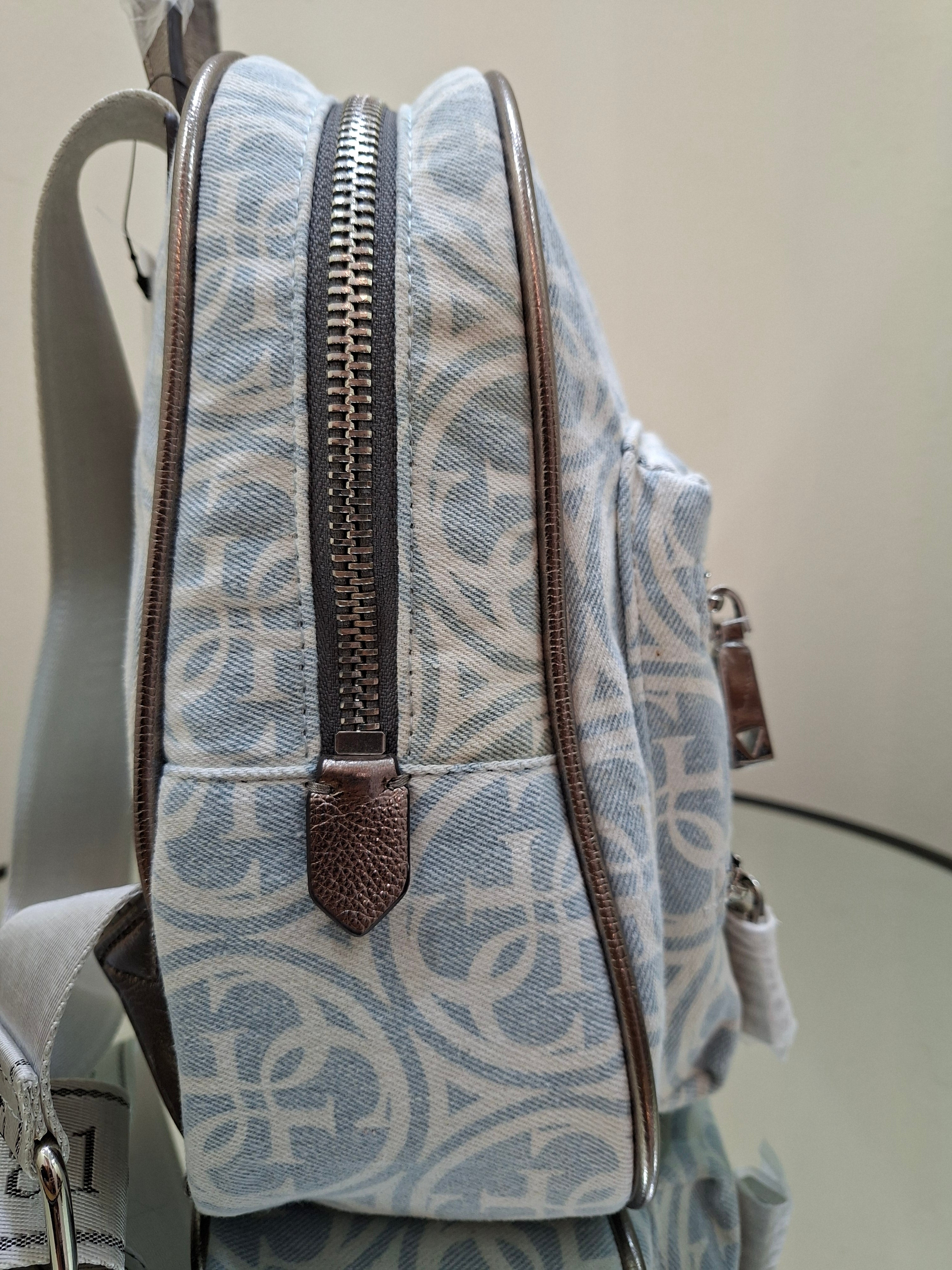 حقيبة يد CALEY النسائية من GUESS - تصميم الدينيم DH767432