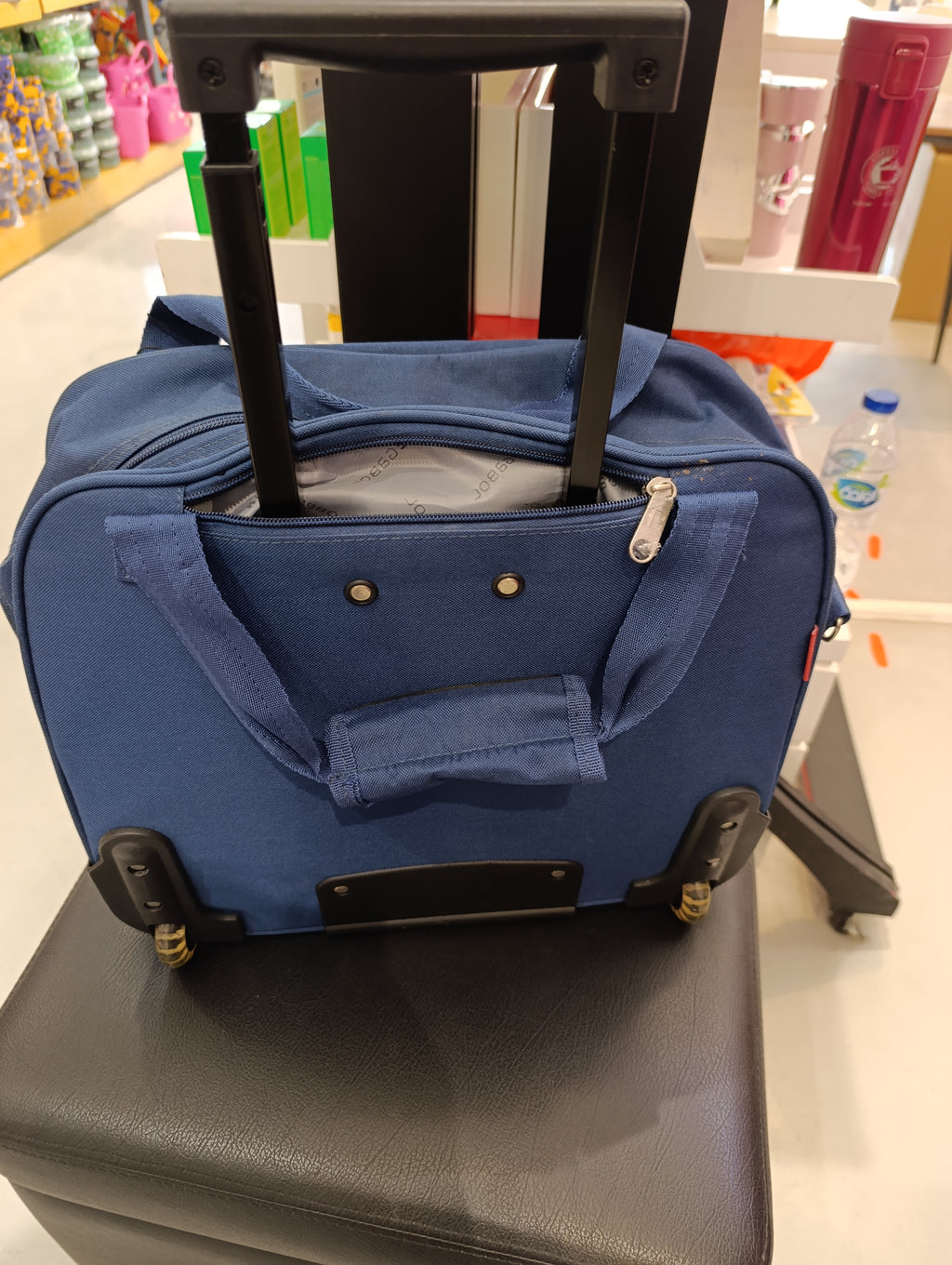 Medium-sized travel suitcase with wheels -GABOL