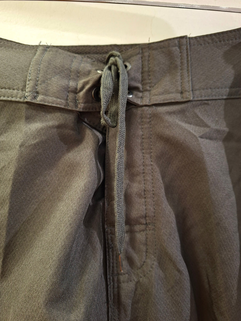 BURNSIDE men's short with side pocket