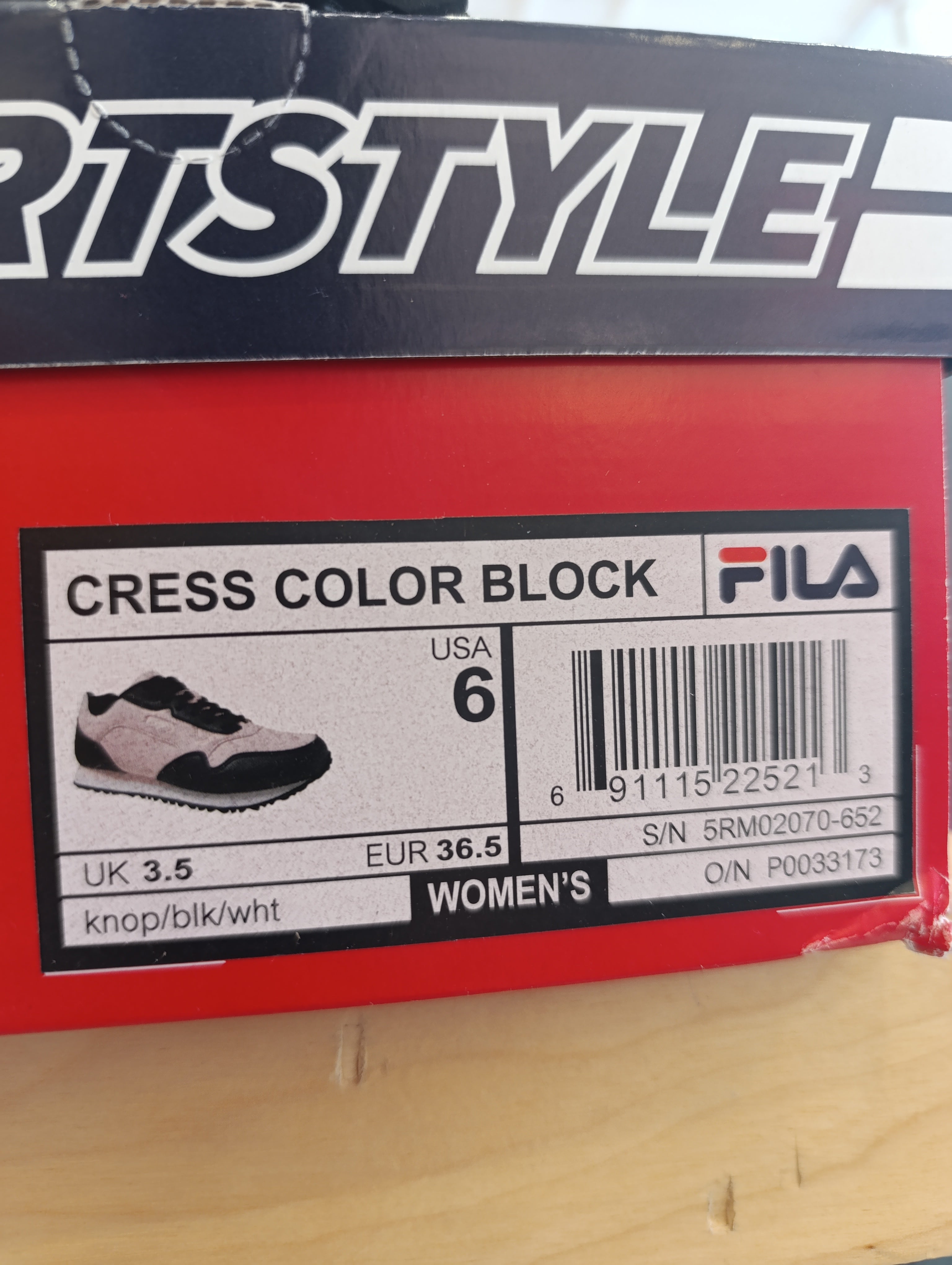 FILA Sports Style Cress Color Block Knpo / BLK/ wht/ Women's