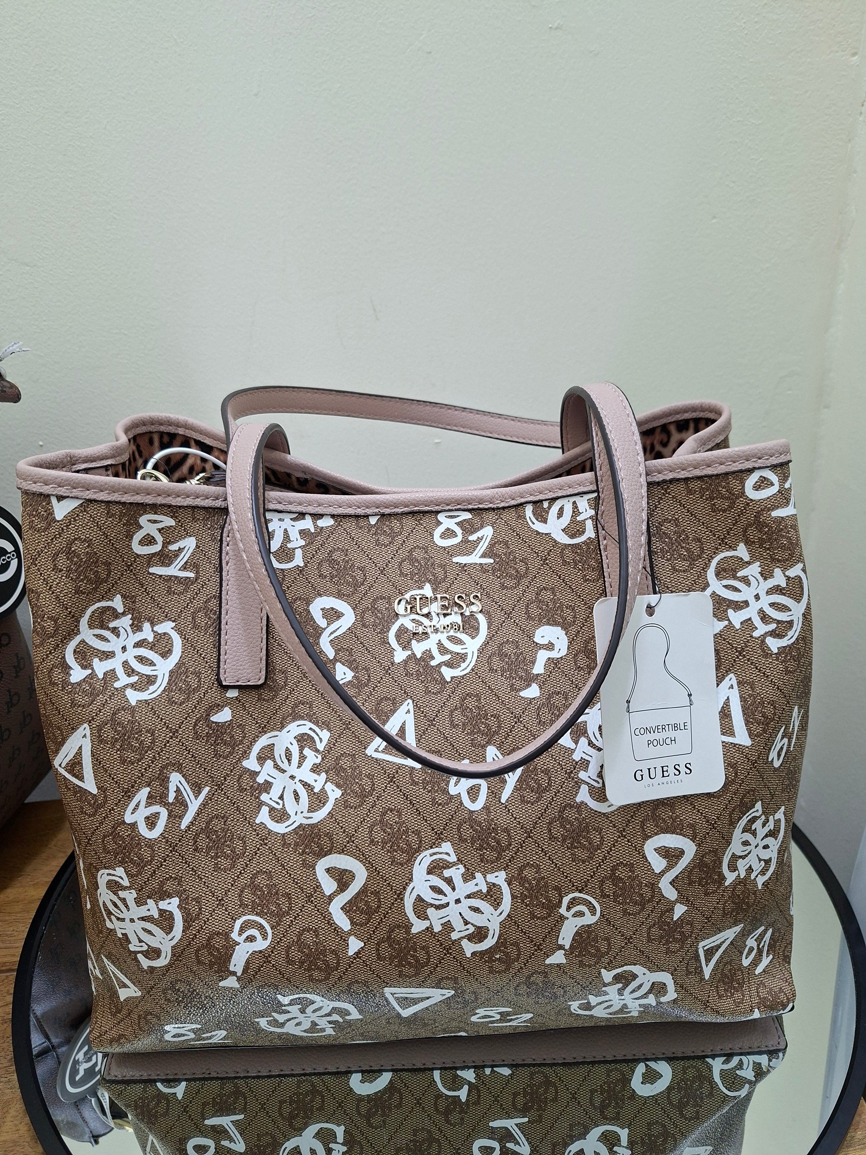 GUESS WOMENS VIKKY LOGO LARGE CAPACITY SHOULDER TOTE BAG - Brown multi GB699523