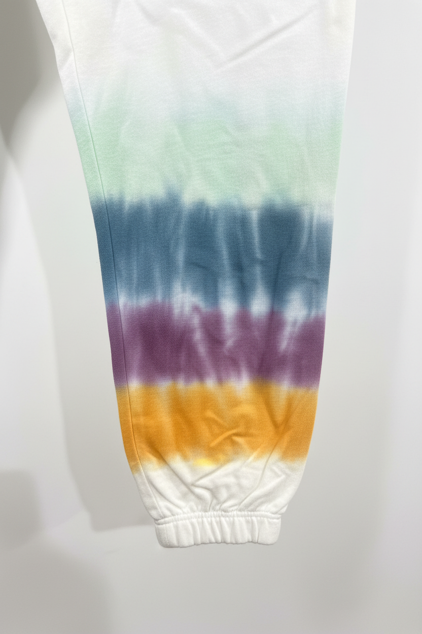 Tie-dye sweatpants cuff detail